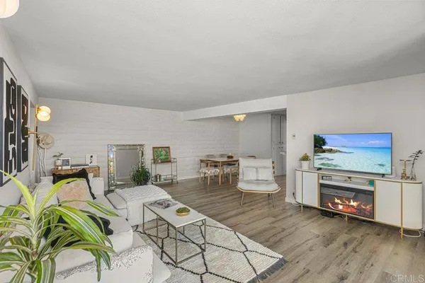 $823,000 | 2544 Navarra Drive, Unit 12, Carlsbad, CA 92009