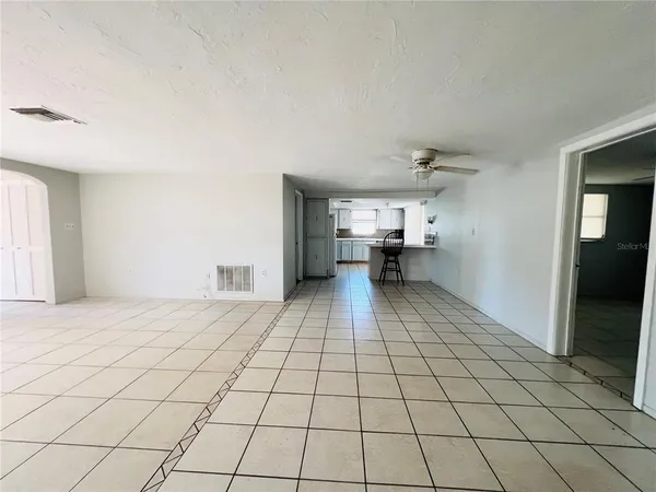a view of a garage