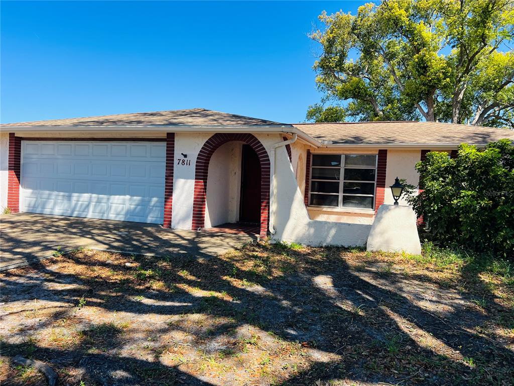 7811 Embassy Boulevard Port Richey, FL 34668 - Photo 2 of 23