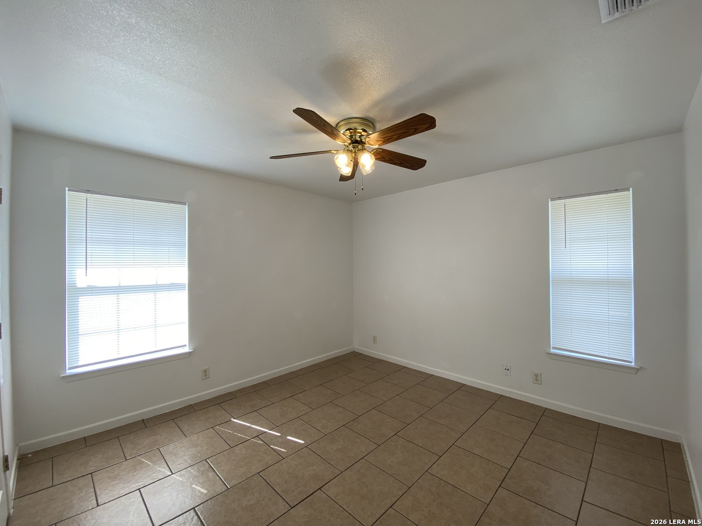 1209 West Goodwin Street, Unit A Pleasanton, TX 78064 - Photo 3 of 8