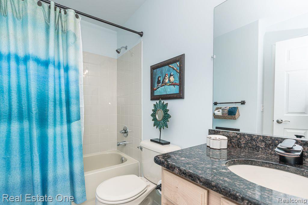 1724 Deepwood Circle, Unit 47 Rochester, MI 48307 - Photo 30 of 41 Gallery Image 30