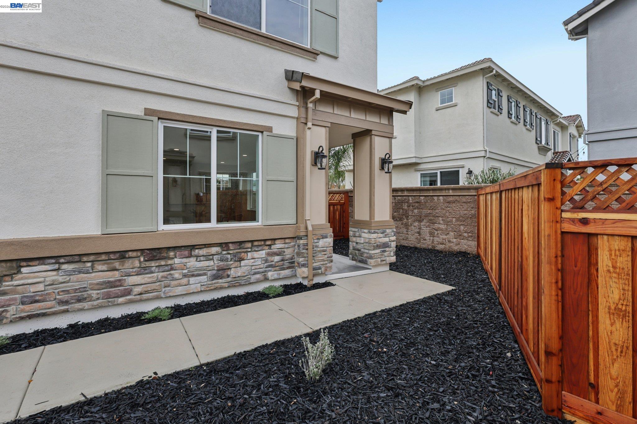 208 Mindy Way Pittsburg, CA 94565 - Photo 3 of 31
