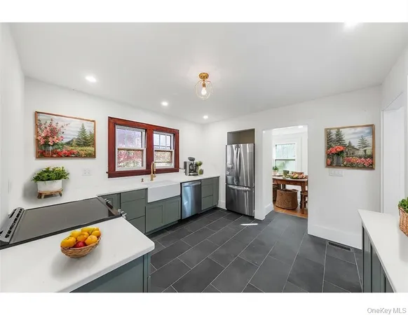 $475,000 | 2164 Highway 32, Modena, NY 12548