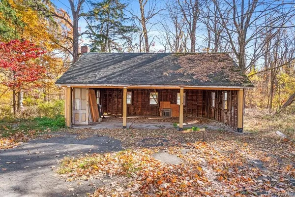 $475,000 | 2164 Highway 32, Modena, NY 12548