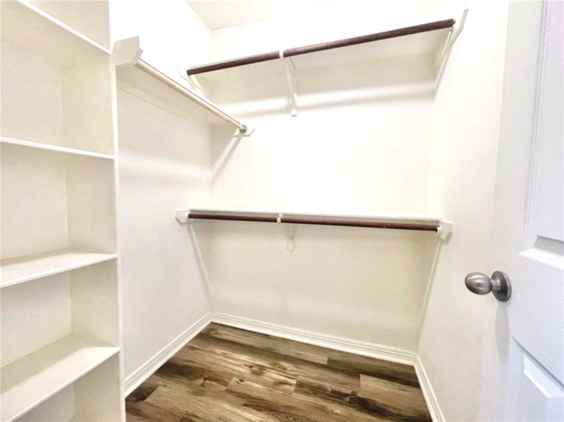 1622 Cohn Street Houston, TX 77007 - Photo 2 of 26 a view of small space