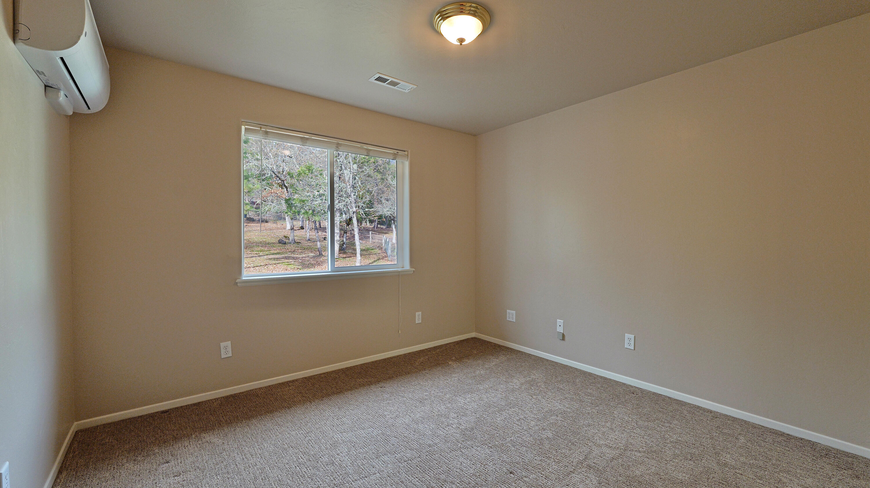 204 Shipley Terrace Prospect, OR 97536 - Photo 28 of 61 an empty room with a window