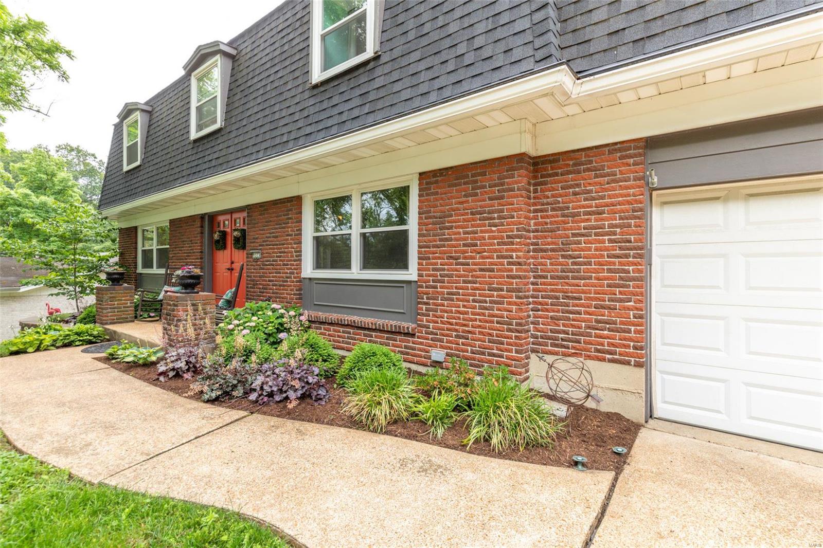9323 Pardee Road St. Louis, MO 63126 - Photo 4 of 51 Gallery Image 4