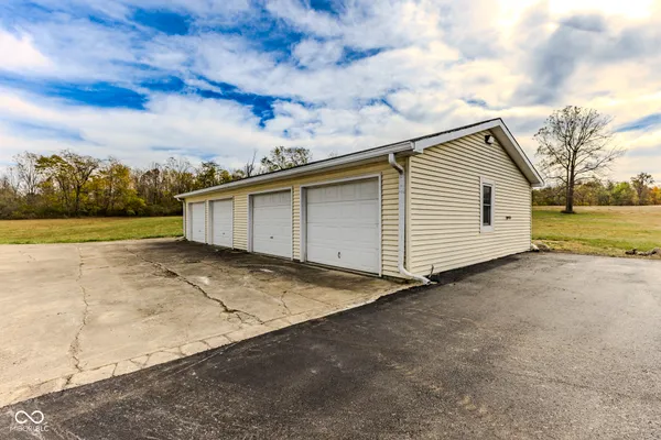 $1,199,000 | 7201 East Windsor Road, Selma, IN 47383