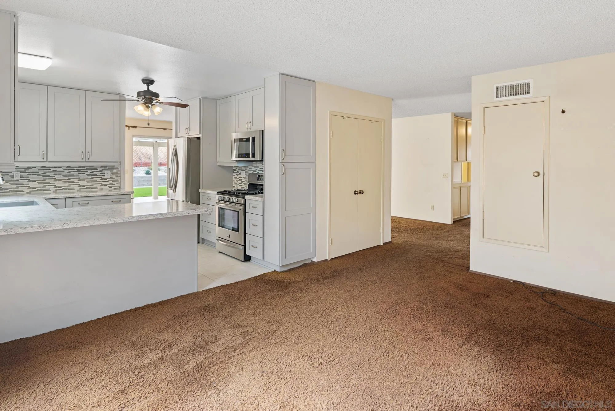 10969 Crystal Springs Road Santee, CA 92071 - Photo 14 of 36