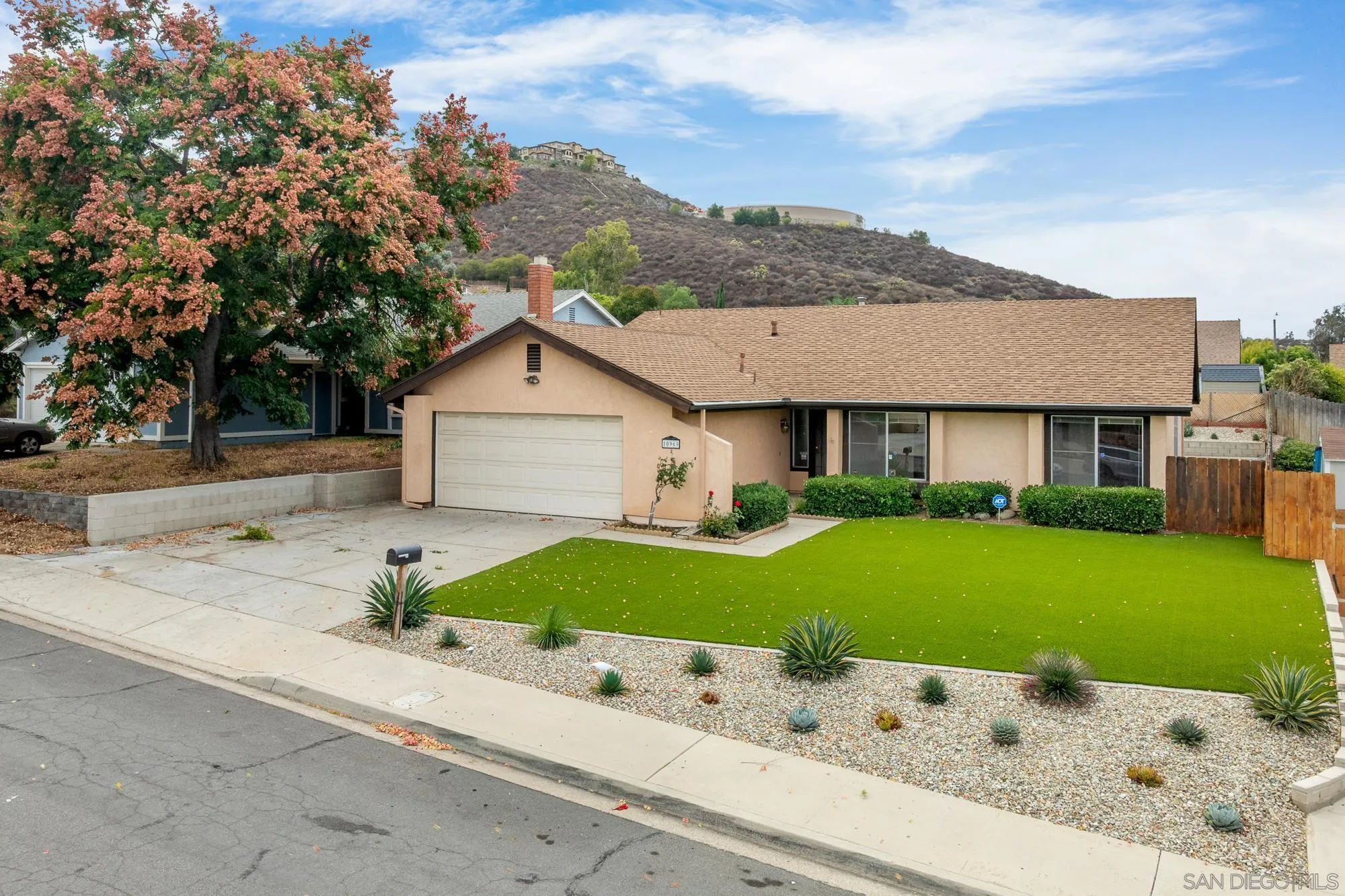 10969 Crystal Springs Road Santee, CA 92071 - Photo 3 of 36