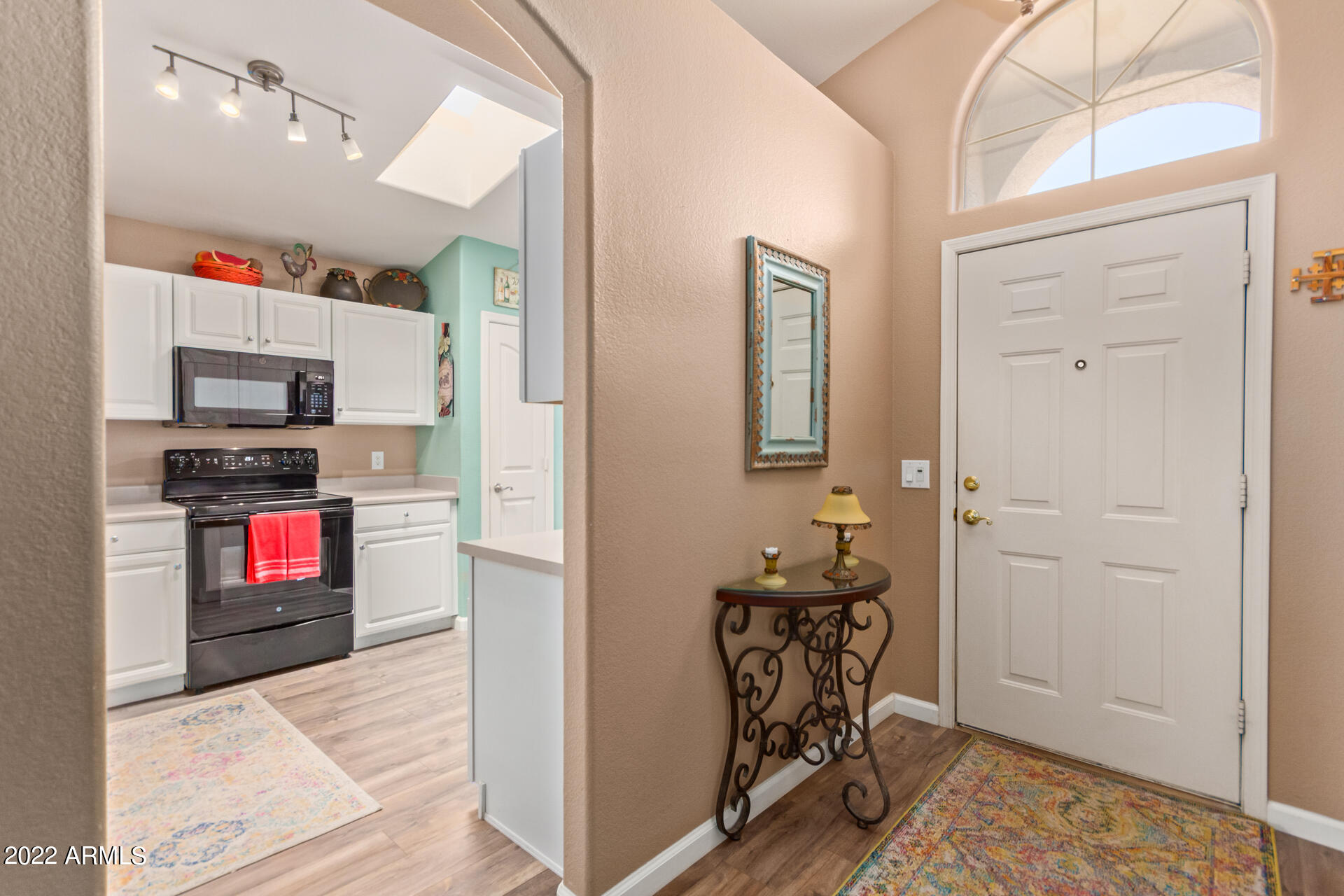 504 West St John Road Phoenix, AZ 85023 - Photo 2 of 26 0007-07-Saint John