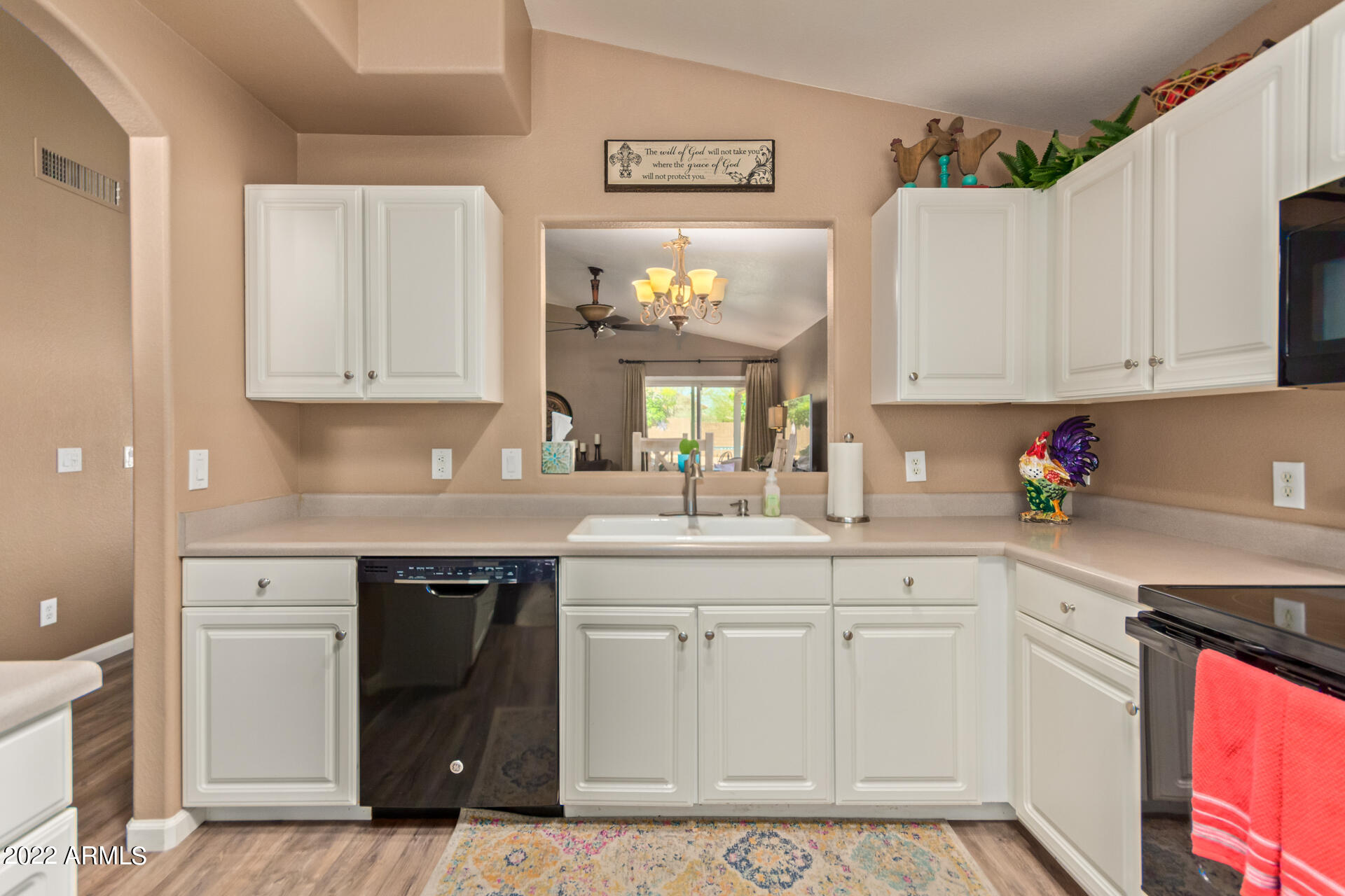 504 West St John Road Phoenix, AZ 85023 - Photo 4 of 26 0014-14-Saint John