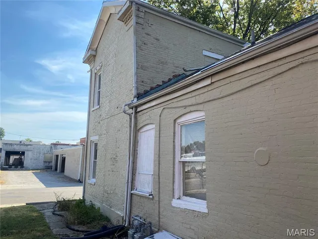 $67,900 | 409 East A Street, Belleville, IL 62220