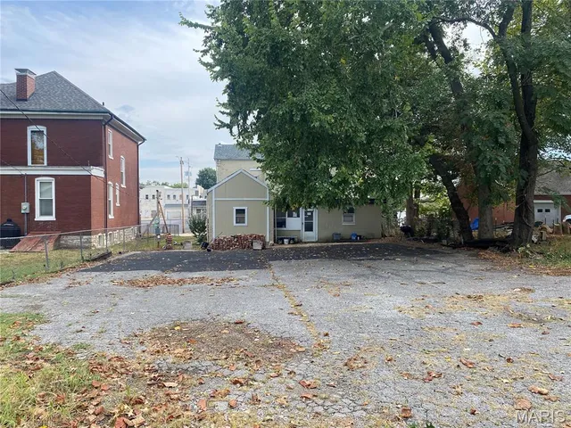 $67,900 | 409 East A Street, Belleville, IL 62220