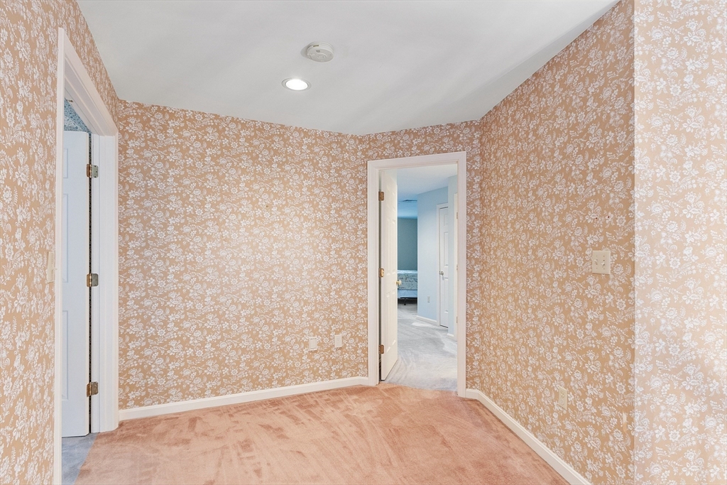 4004 Brompton Circle, Unit 4004 Worcester, MA 01609 - Photo 19 of 36 a view of an empty room