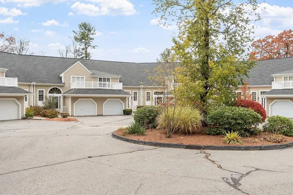 $500,000 | 4004 Brompton Circle, Unit 4004, Worcester, MA 01609