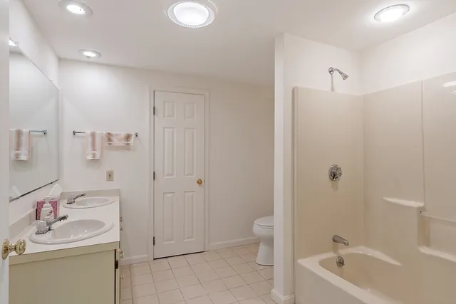 $500,000 | 4004 Brompton Circle, Unit 4004, Worcester, MA 01609