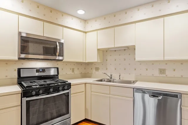 $514,990 | 4004 Brompton Circle, Unit 4004, Worcester, MA 01609