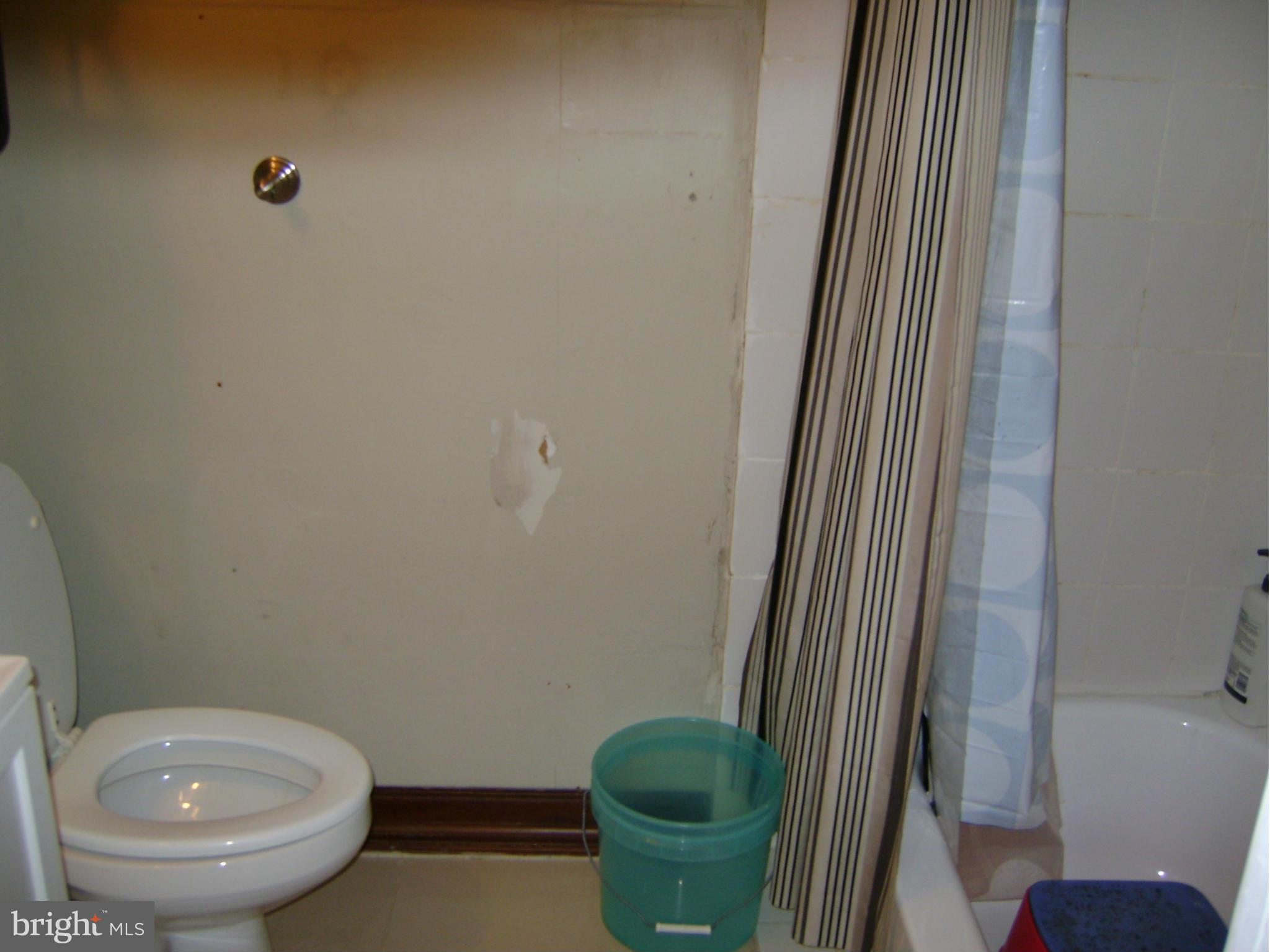 4309 Granby Road Woodbridge, VA 22193 - Photo 6 of 22 Main Level Bath