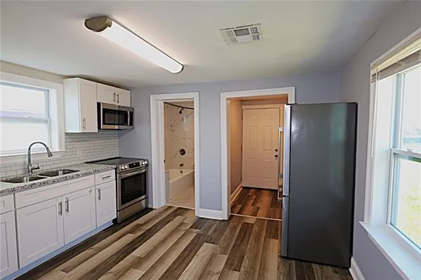 $1,200 | 806 Estalote Avenue, Harvey, LA 70058