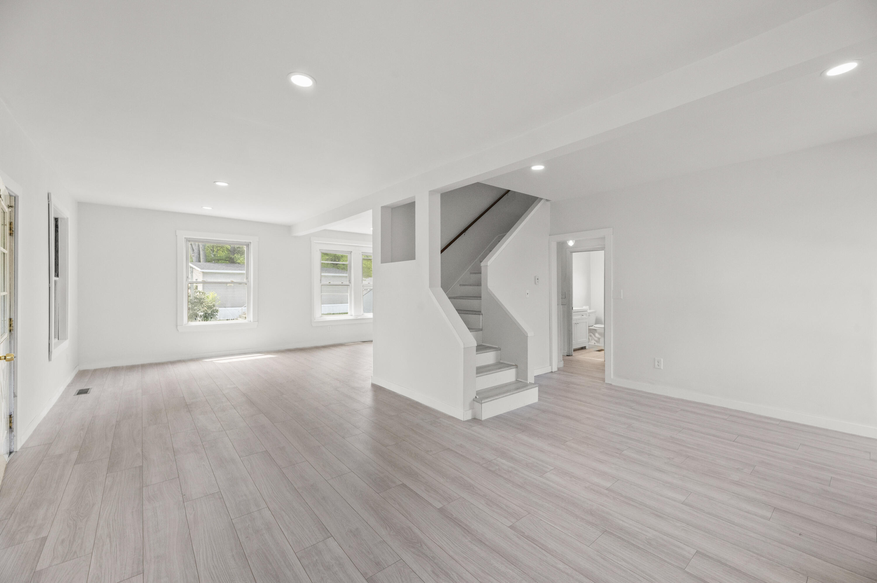826 Riverside Drive Augusta, ME 04330 - Photo 12 of 34 DSC_2035