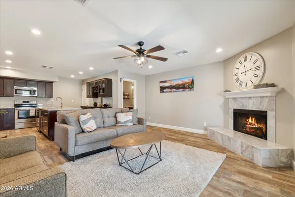 $3,100 | 6824 West Morrow Drive, Glendale, AZ 85308