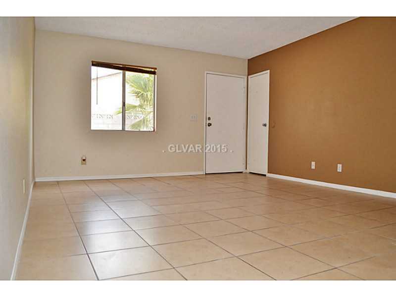 2520 Rialto Road Las Vegas, NV 89108 - Photo 6 of 35 Living Room.