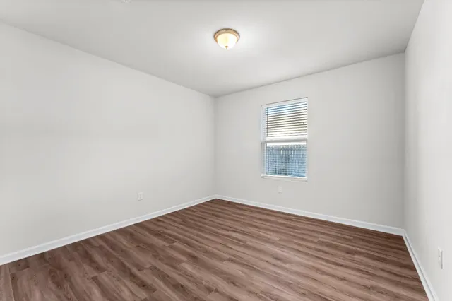 $2,400 | 698 Whispering Creek Avenue, Freeport, FL 32439