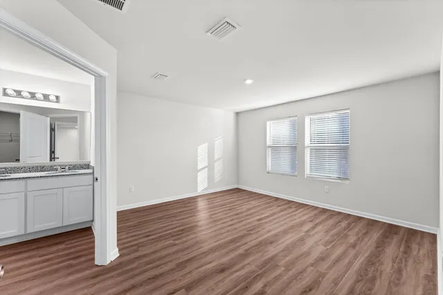 $2,400 | 698 Whispering Creek Avenue, Freeport, FL 32439