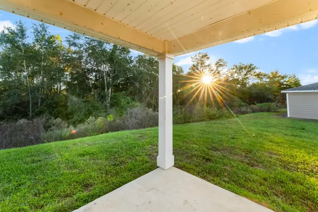 $2,400 | 698 Whispering Creek Avenue, Freeport, FL 32439