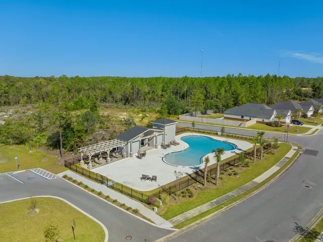 $2,400 | 698 Whispering Creek Avenue, Freeport, FL 32439