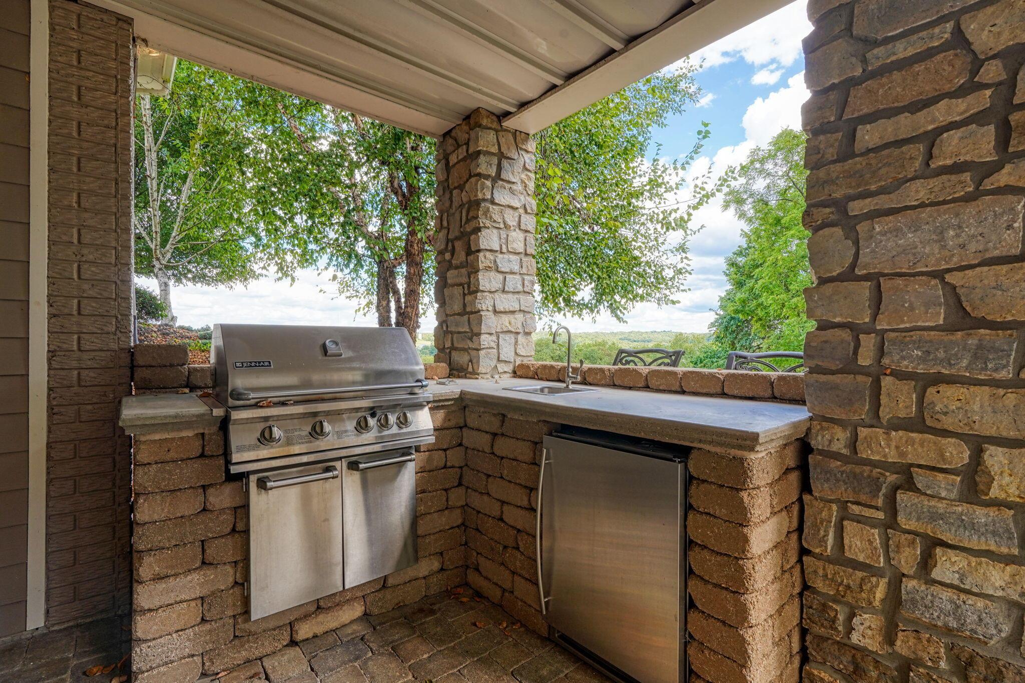 9405 4 Mile Road Jackson, OH 45640 - Photo 53 of 66 53. Patio (2)