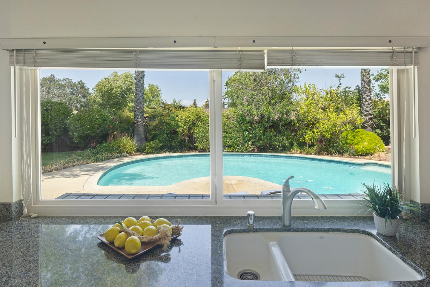 5575 Vía Ensenada Concord, CA 94521 - Photo 24 of 66