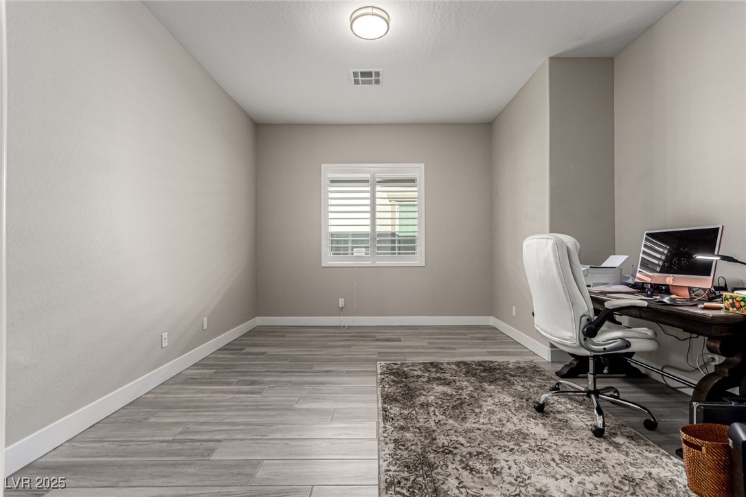 10086 Goff Grove Las Vegas, NV 89183 - Photo 5 of 44