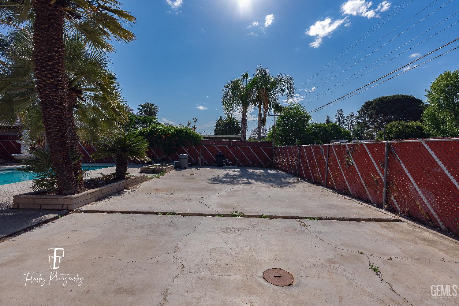 Undisclosed Address Bakersfield, CA 93308 - Photo 36 of 37 a view of outdoor space and yard