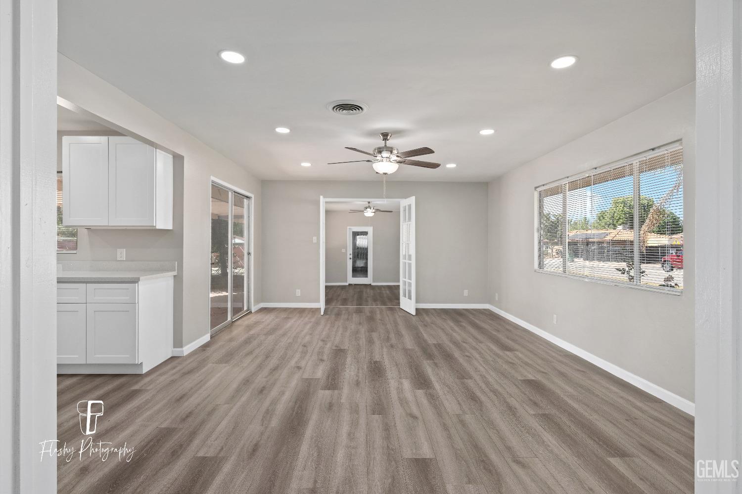 Undisclosed Address Bakersfield, CA 93308 - Photo 9 of 37 a view of an empty room and window