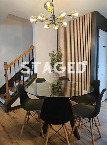 a view of a livingroom with furniture