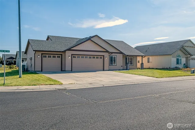 $394,000 | 812 6th Avenue Northeast, Ephrata, WA 98823