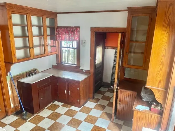 $4,500 | 47 Pleasant Street, Everett, MA 02149