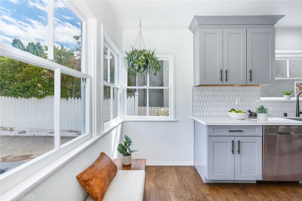 2091 West Mountain Street Glendale, CA 91201 - Photo 21 of 60