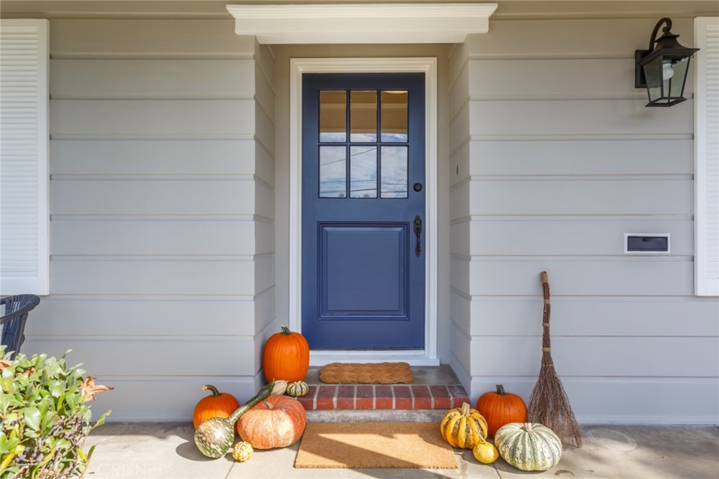 2091 West Mountain Street Glendale, CA 91201 - Photo 4 of 60