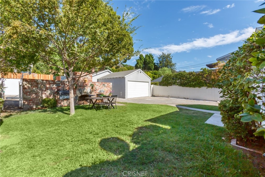 2091 West Mountain Street Glendale, CA 91201 - Photo 48 of 60 a view of backyard with garden and trees