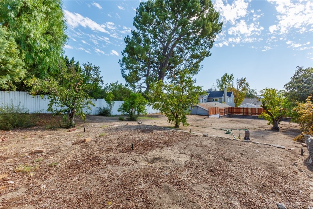 2091 West Mountain Street Glendale, CA 91201 - Photo 57 of 60 a backyard of a house with table and chairs