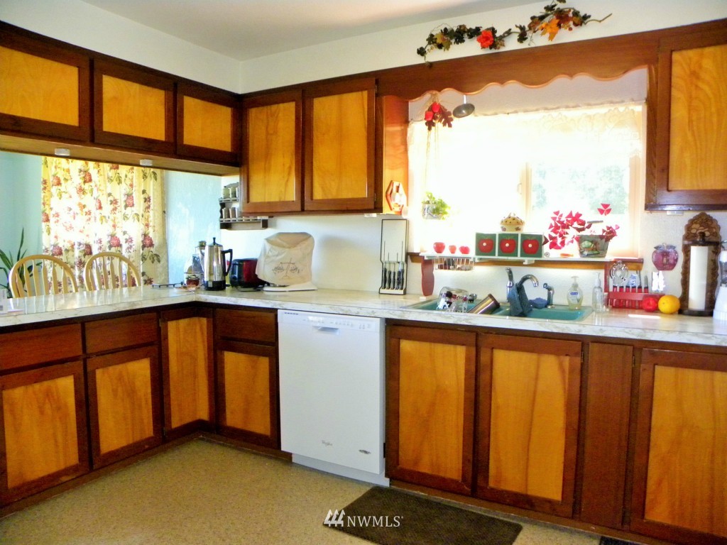 5616 Sidney Road Southwest Port Orchard, WA 98367 - Photo 6 of 25 Gallery Image 6