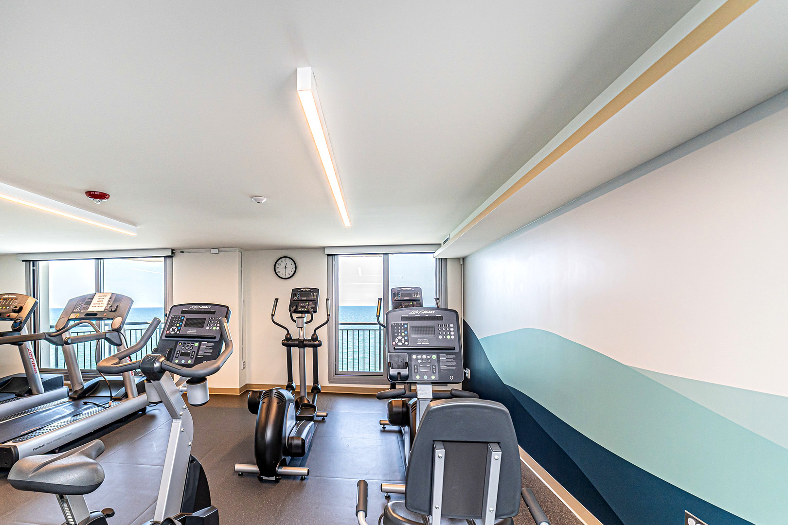 6007 North Sheridan Road, Unit 23G Chicago, IL 60660 - Photo 18 of 22 a view of a room with gym equipment
