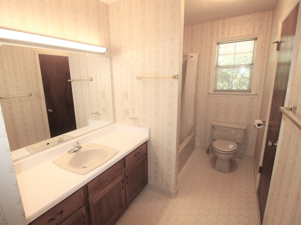 3032 Banks Mill Road Southeast Aiken, SC 29803 - Photo 7 of 15