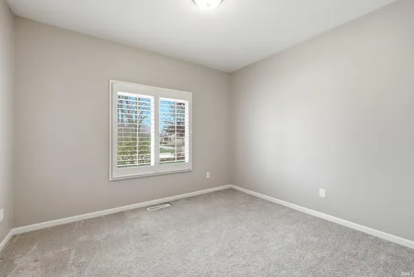 $379,900 | 9892 Oak Trail Road, Fort Wayne, IN 46825