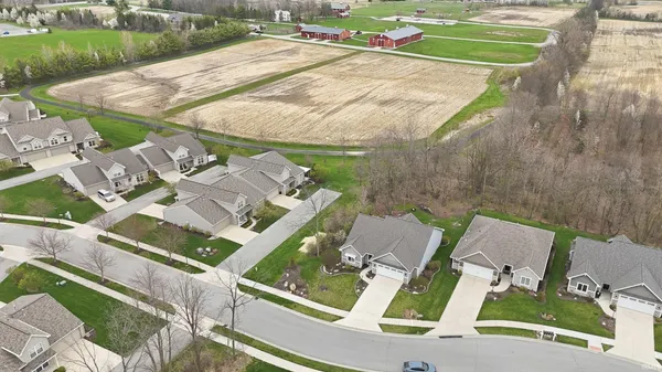 $379,900 | 9892 Oak Trail Road, Fort Wayne, IN 46825