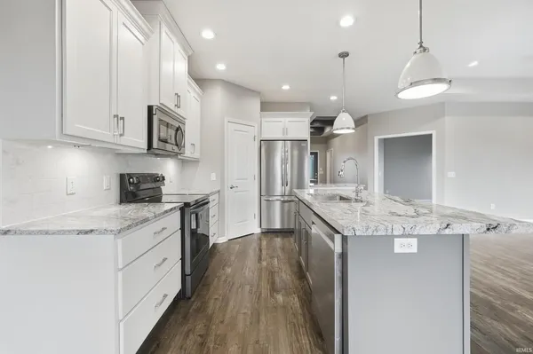 $379,900 | 9892 Oak Trail Road, Fort Wayne, IN 46825