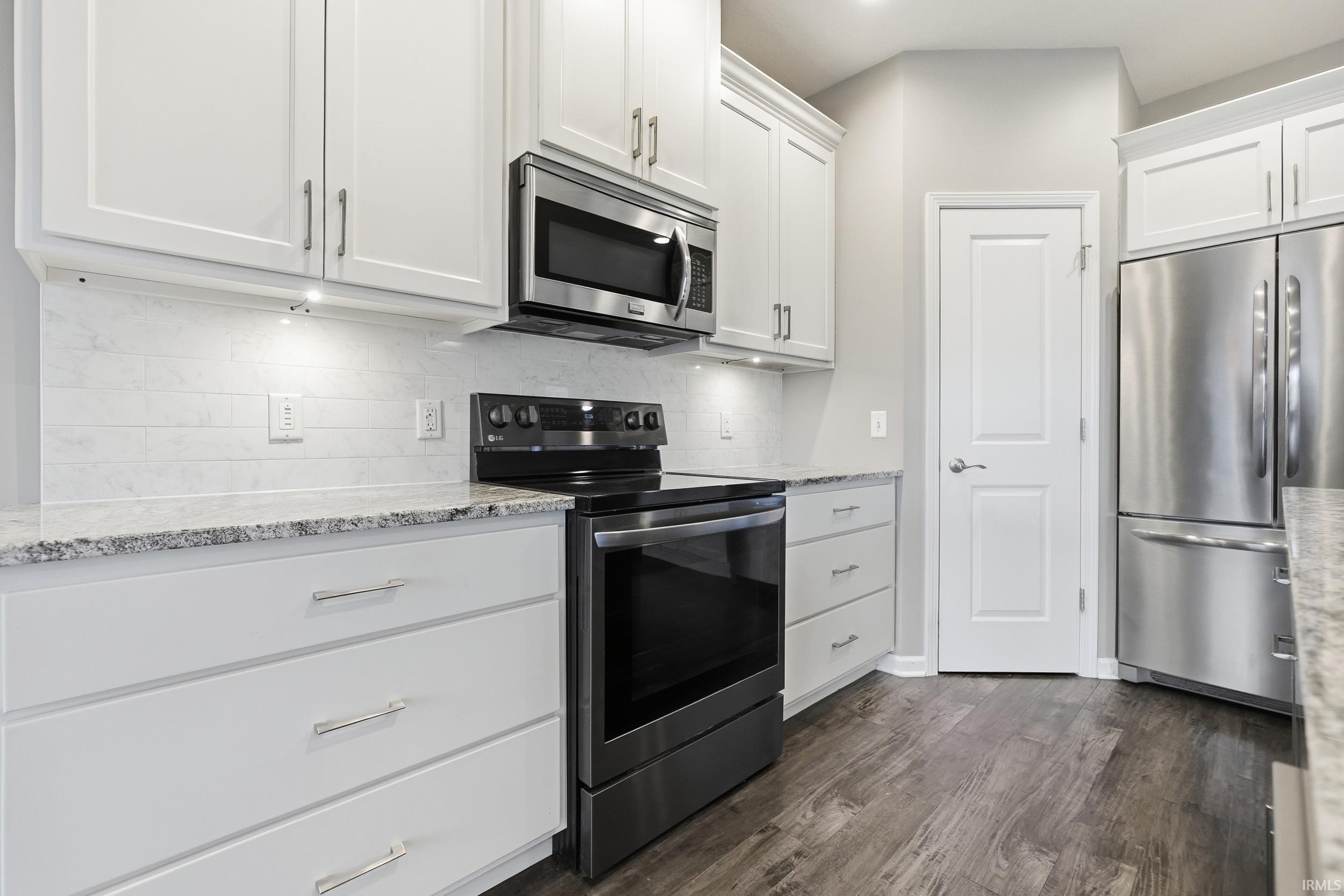 9892 Oak Trail Road Fort Wayne, IN 46825 - Photo 10 of 32